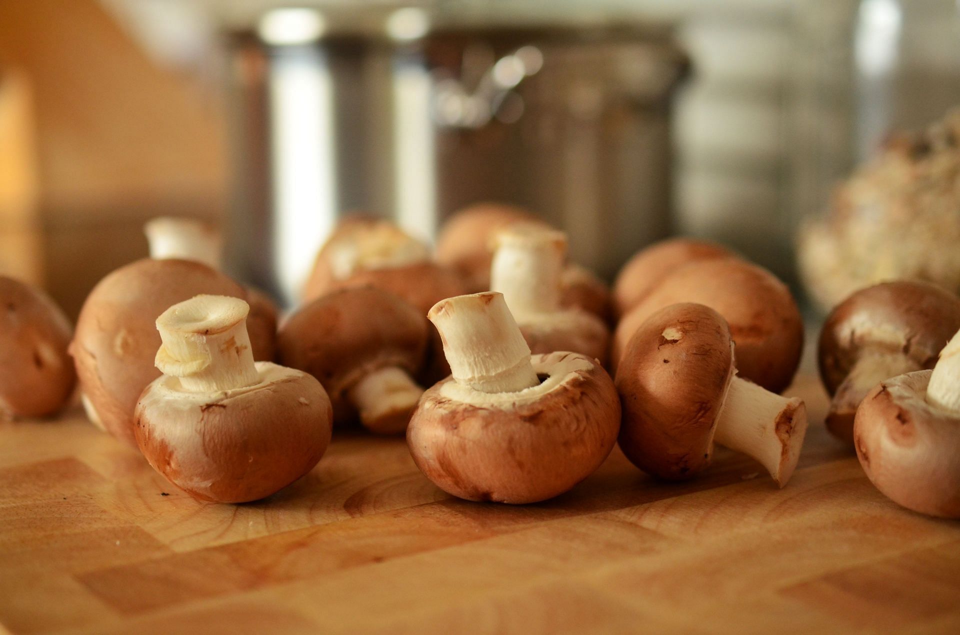 Crimini and portobello mushrooms are good sources of vitamin B2 (Image via Pexels)