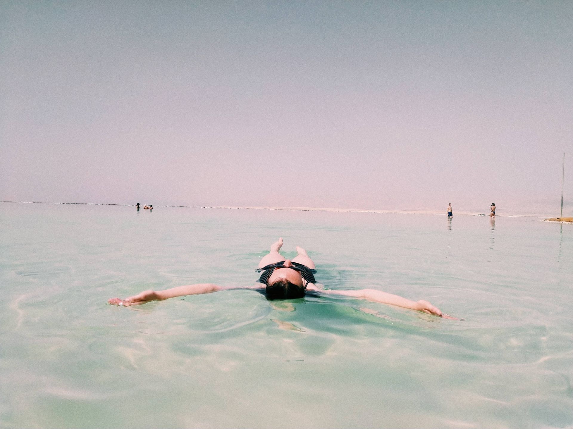 Floating Therapy for Chronic Pain Management (Image via Unsplash)