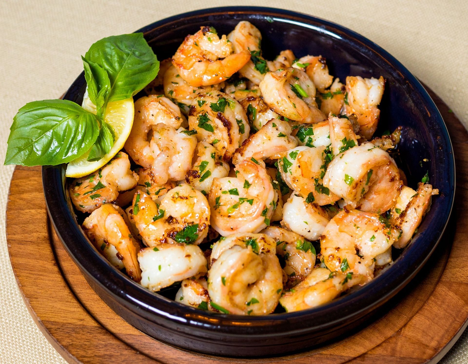 Shrimps are versatile and nutritious (Image via Unsplash/Farhad Ibrahimzade)