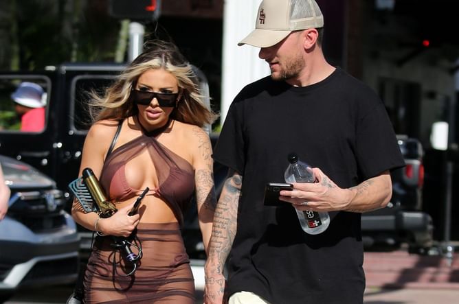 Former Browns draft bust Johnny Manziel's girlfriend posts graphic photos, claims being hacked shortly after - Reports