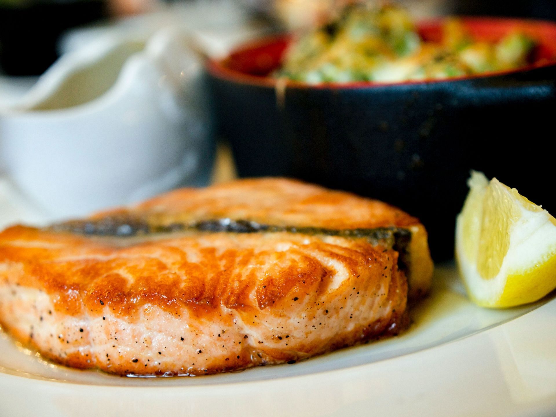 Salmon: One of the foods to eat for dandruff-free hair (Image via Pexels)