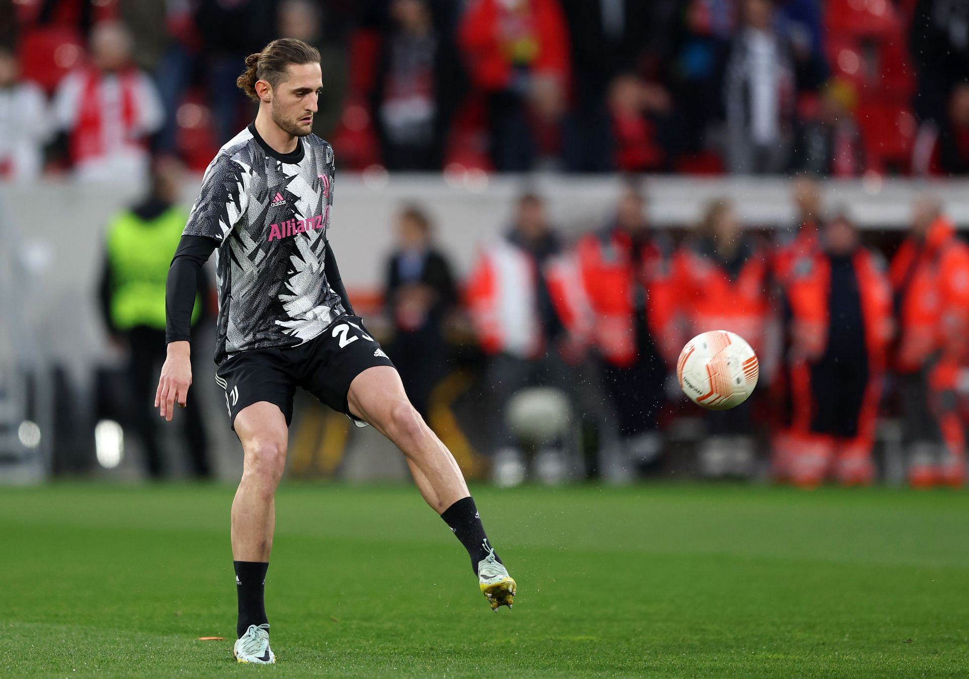 Adrien Rabiot has admirers at Old Trafford.