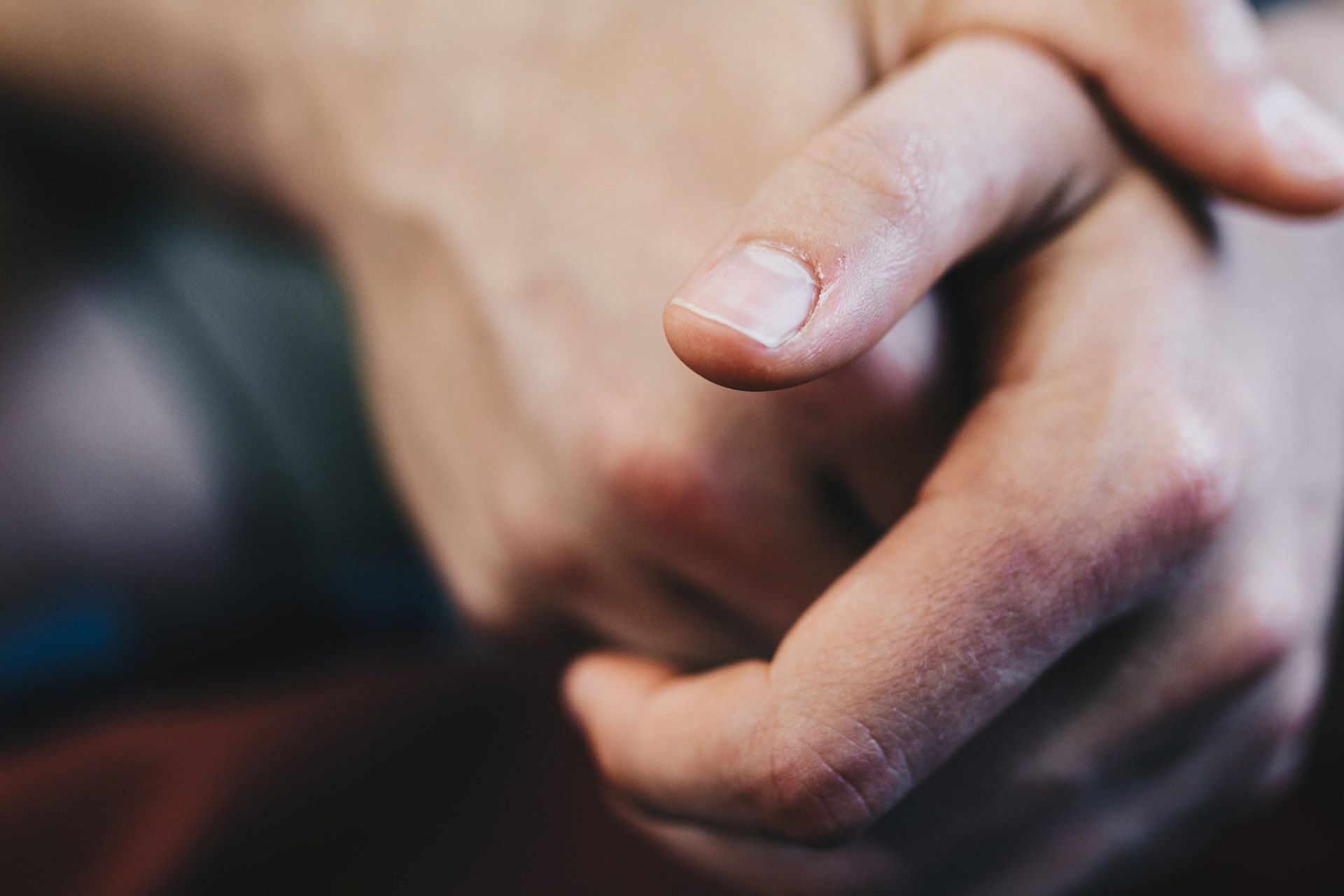 Tingling in hands can be caused due to several reasons. (Photo via Pexels/Jo&atilde;o  Jesus)