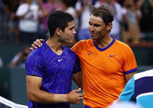 Carlos Alcaraz (L) and Rafael Nadal