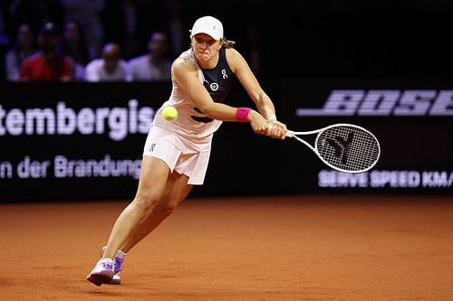 Iga Swiatek at the Stuttgart Open semifinal against Ons Jabeur