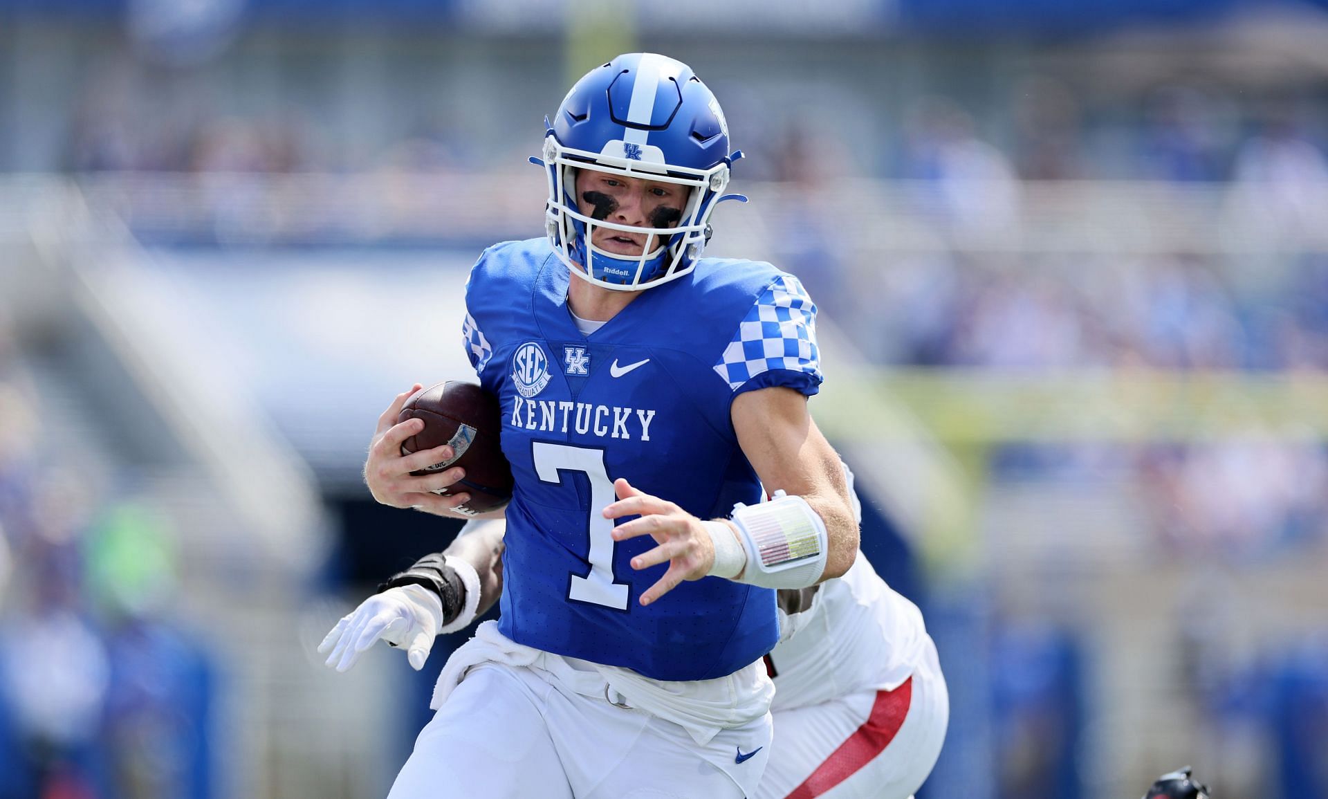 Will Levis #7 of the Kentucky Wildcats against the Youngstown Penguins