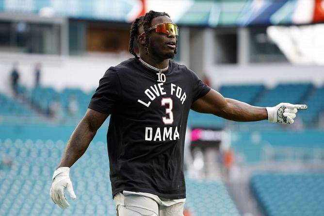 “I like it” - Retired Patriots star encourages Tyreek Hill to quit football