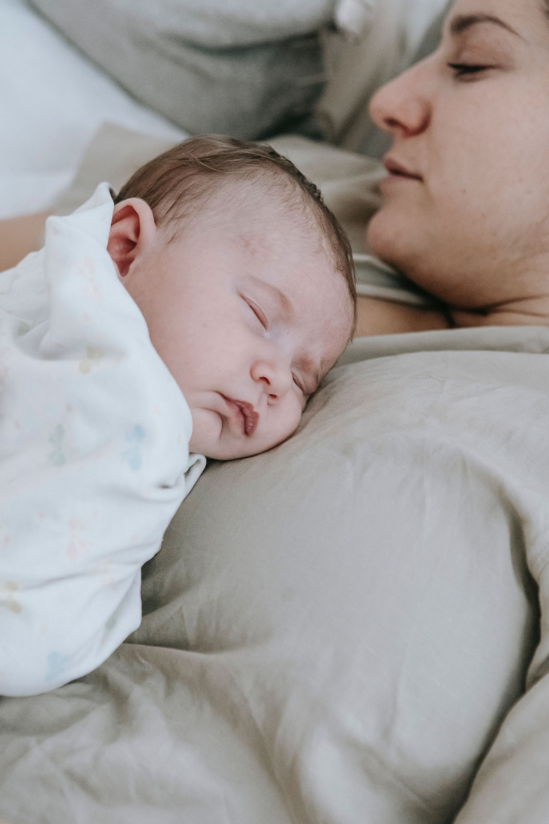 Sleep in postpartum (Image via Pexels)
