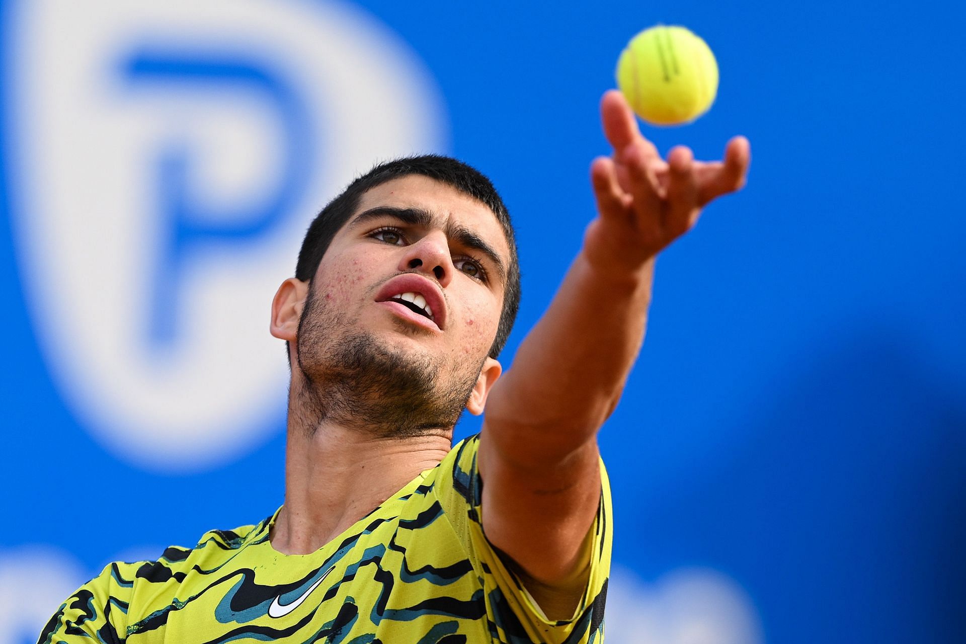 Stan Wawrinka admires Carlos Alcaraz executing an incredible shot at ...