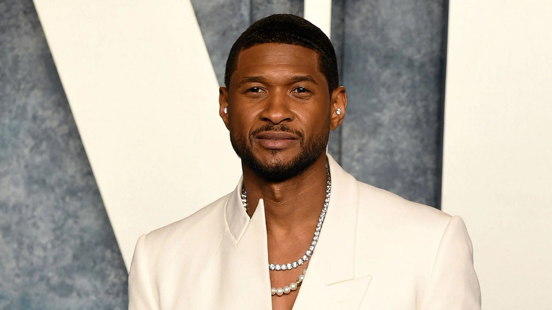 Netizens reacts to Usher&rsquo;s Prank on Dreamville Fest (Image via Getty Images)