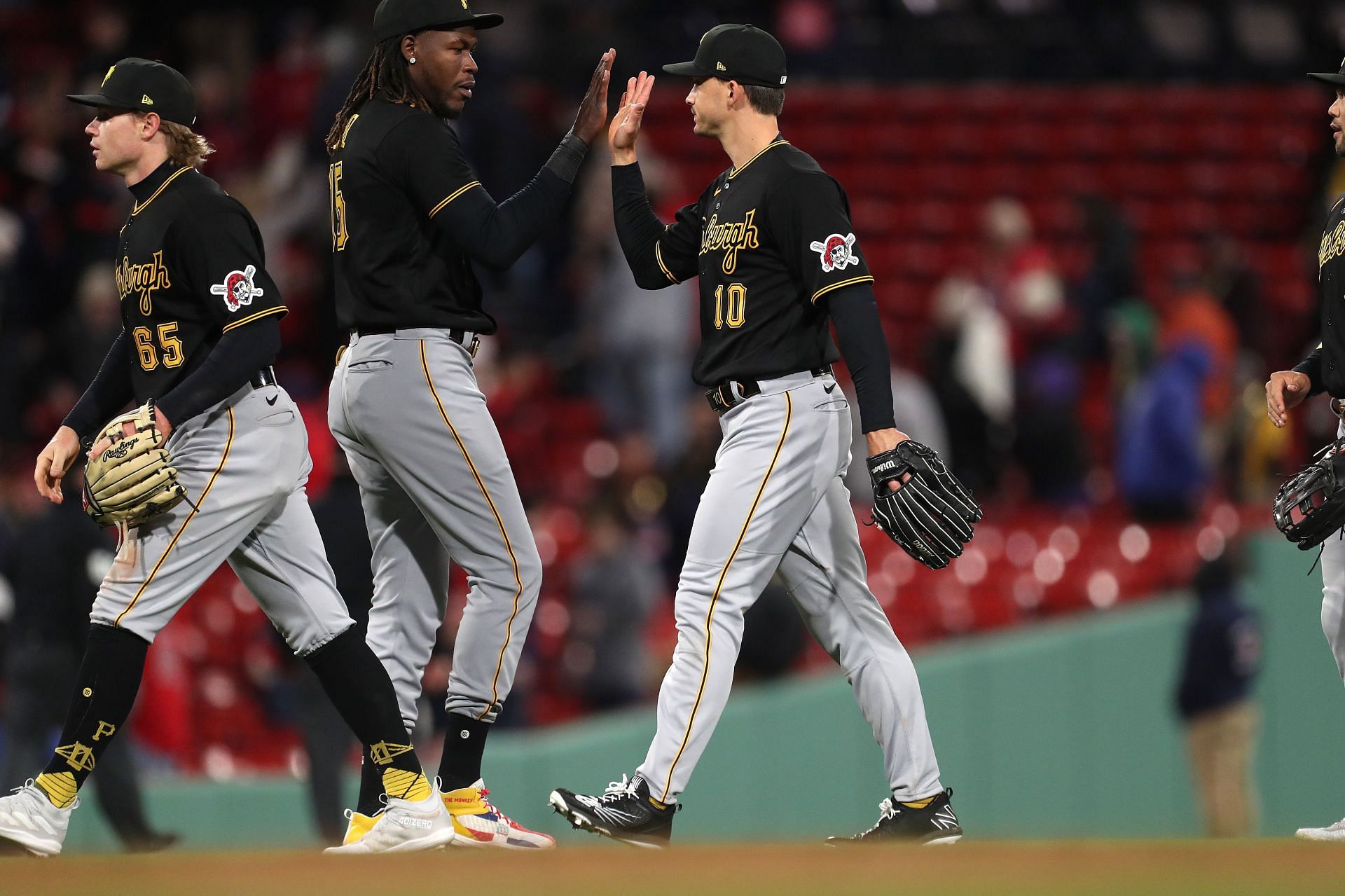 Baseball fans roast Pittsburgh Pirates outfielder Bryan Reynolds for  dropping fly ball in Spring Training game: Owner saving this for  arbitration