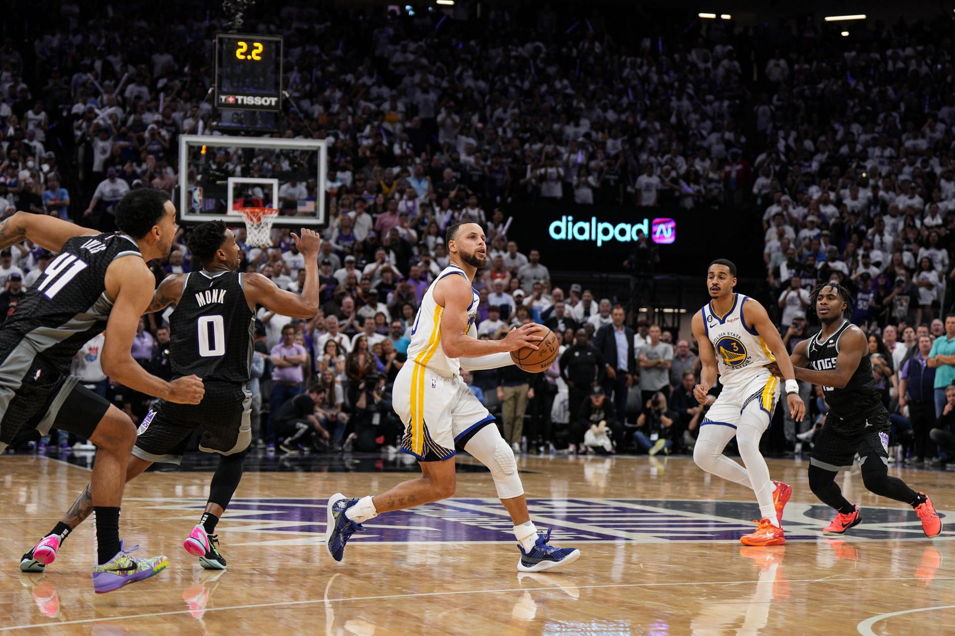Curry was fantastic in the first game of the series against the Kings (Image via Getty Images)