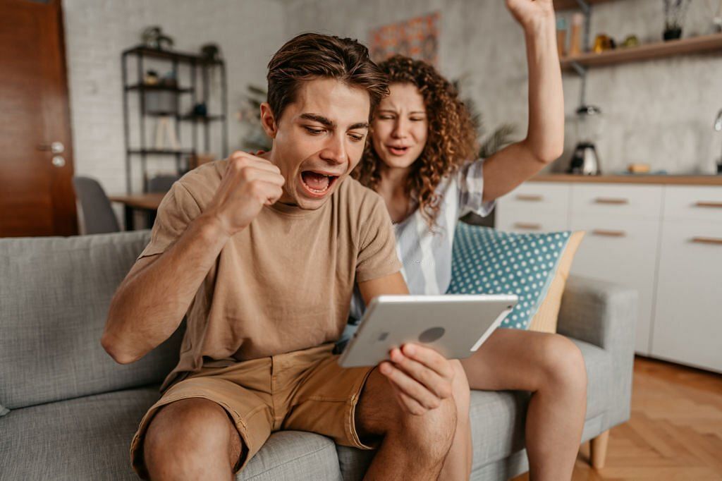 There are many ways for practicing being grateful (Image via Getty Images)