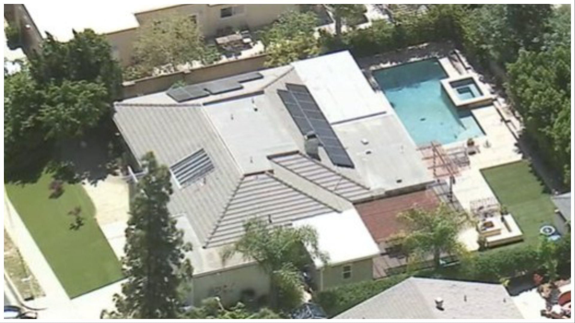 A tragic pool accident kills a toddler in a Port Ranch residence, (Image via @LAFDtalk/Twitter)