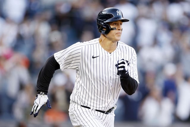 Who is Anthony Rizzo's wife, Emily Vakos? A glimpse into Yankees 1B's ...