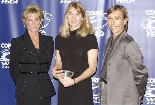 Chris Evert (L) and Steffi Graf (M) with Martina Navratilova (R) at the 1995 WTA awards