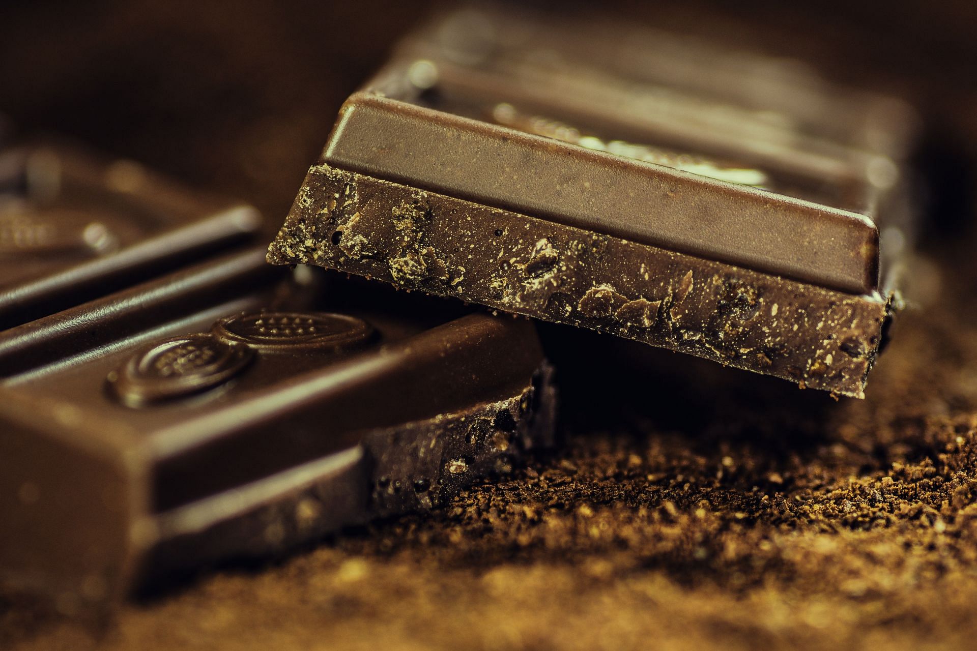Dark chocolate is rich in antioxidants (Image via Pexels)