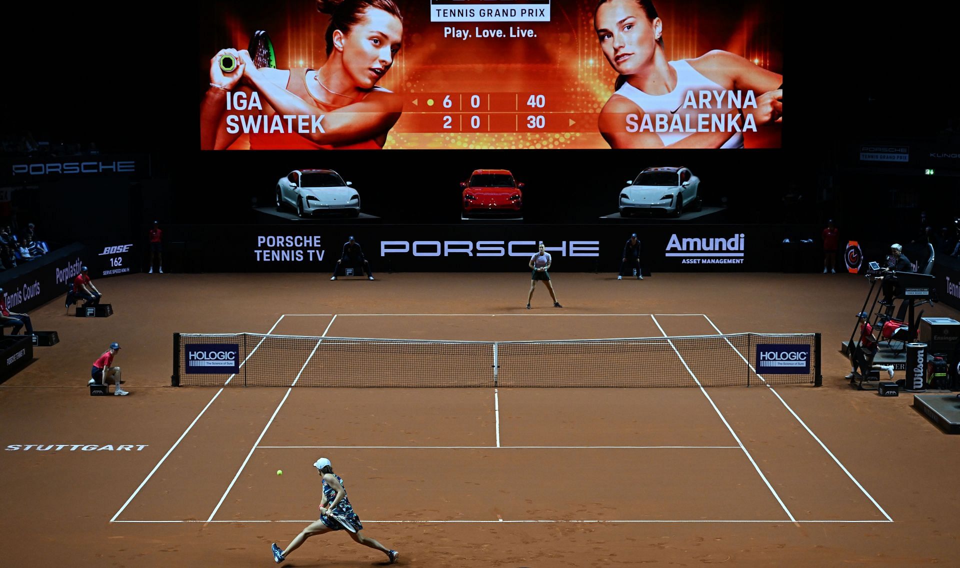 Iga Swiatek defeated Aryna Sabalenka in the 2022 Stuttgart Open final