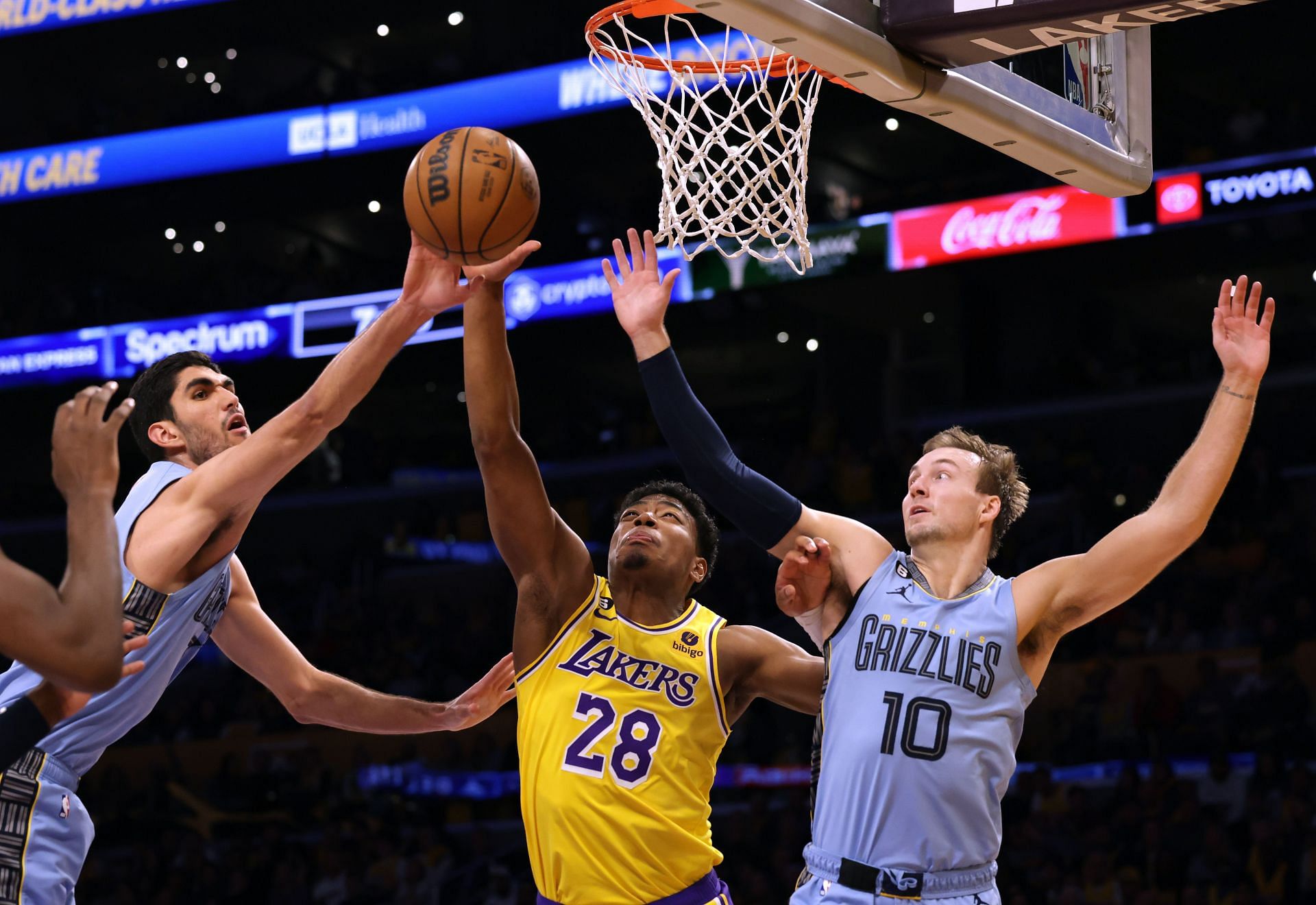 Memphis Grizzlies v Los Angeles Lakers