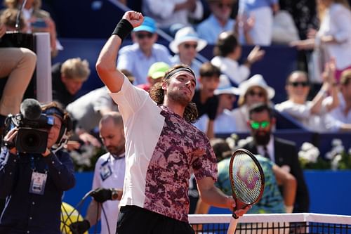 Stefanos Tsitsipas celebrates his win over Lorenzo Musetti in Barcelona