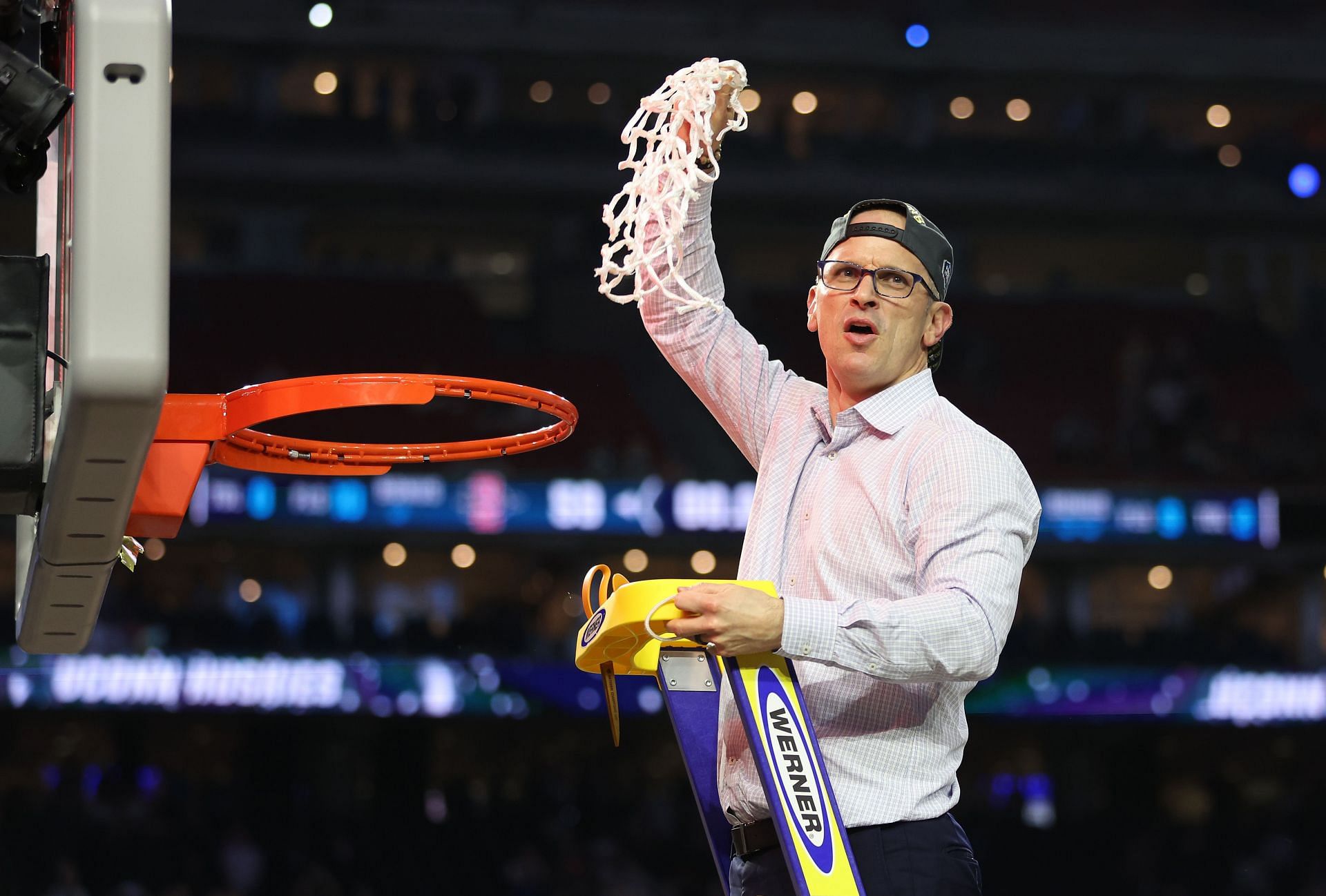 How Bobby Hurley helped his brother Dan Hurley get a win for UConn against  Syracuse - Troy Nunes Is An Absolute Magician