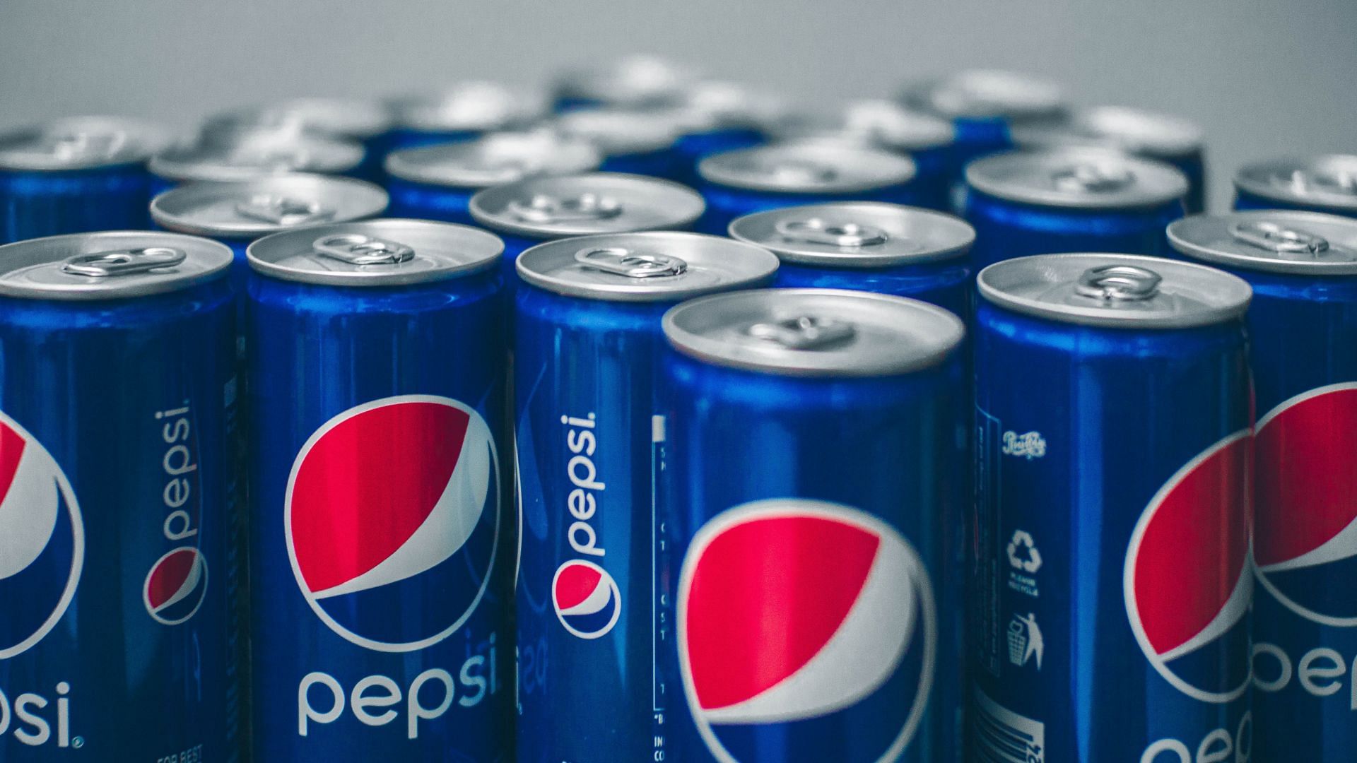 Pepsi also contains caffeine. (Image via Unsplash/Ja San Miguel)