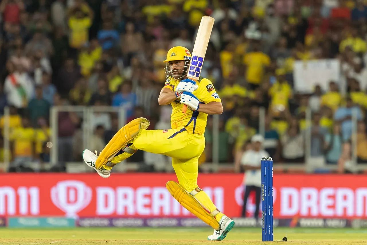 MS Dhoni played a tasty cameo but CSK fell 15-20 runs short