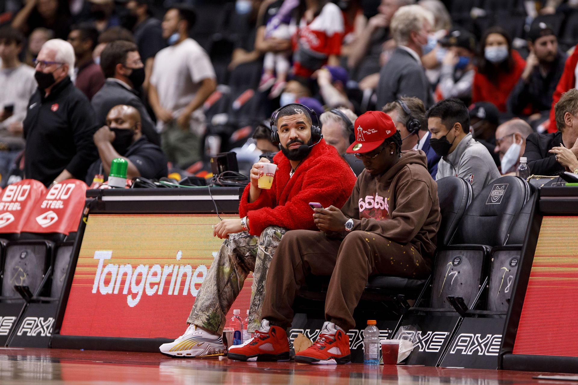 NBA Finals: Drake goes nuts after Raptors beat Warriors for title