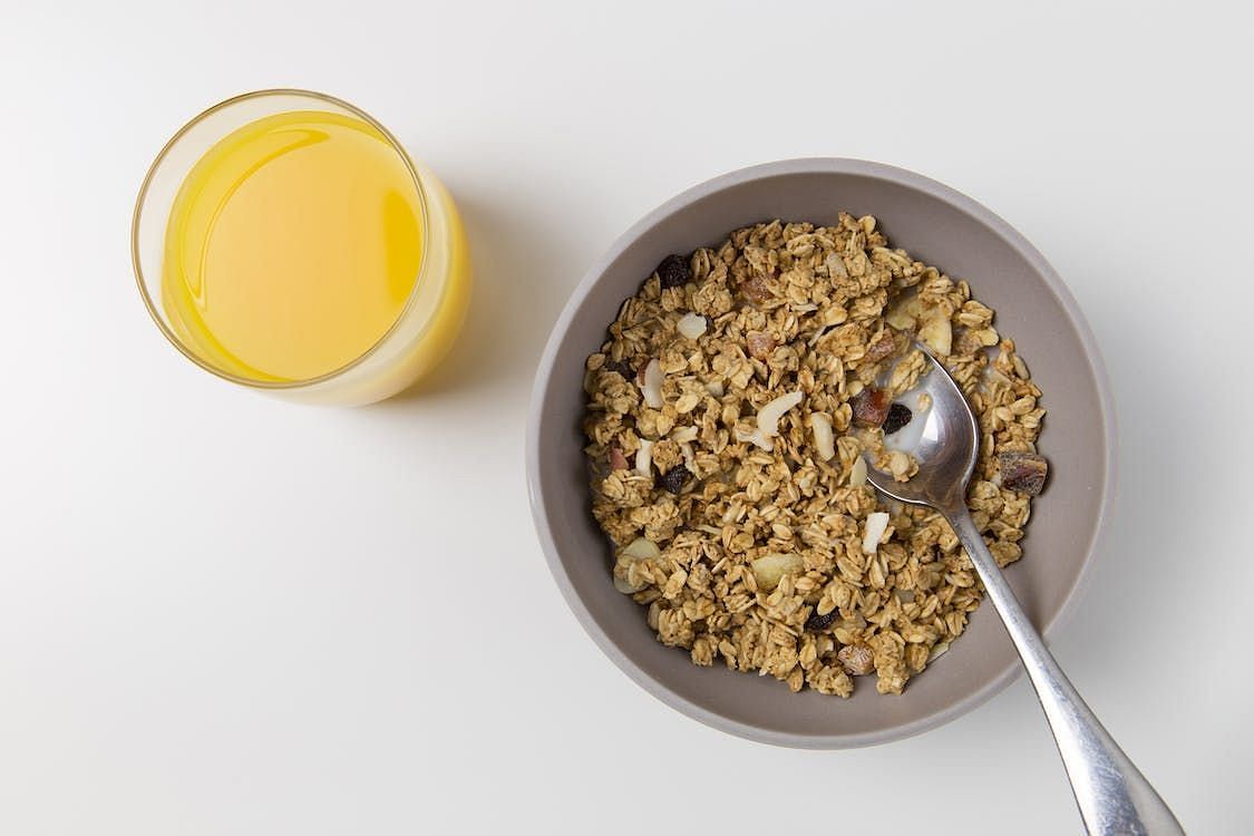 The first breakfast cereal was made of graham flour. (Image via Pexels/Foodie Factor)