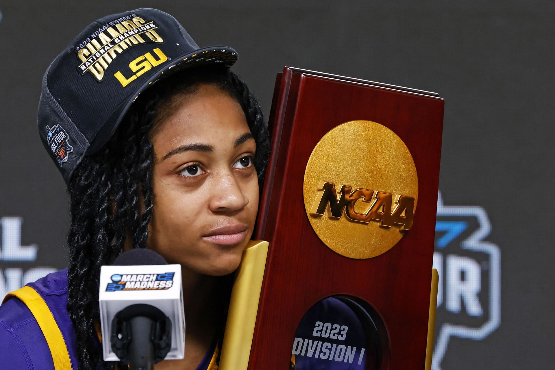 Morris became a champion with the LSU Tigers. (Image via Getty Images)