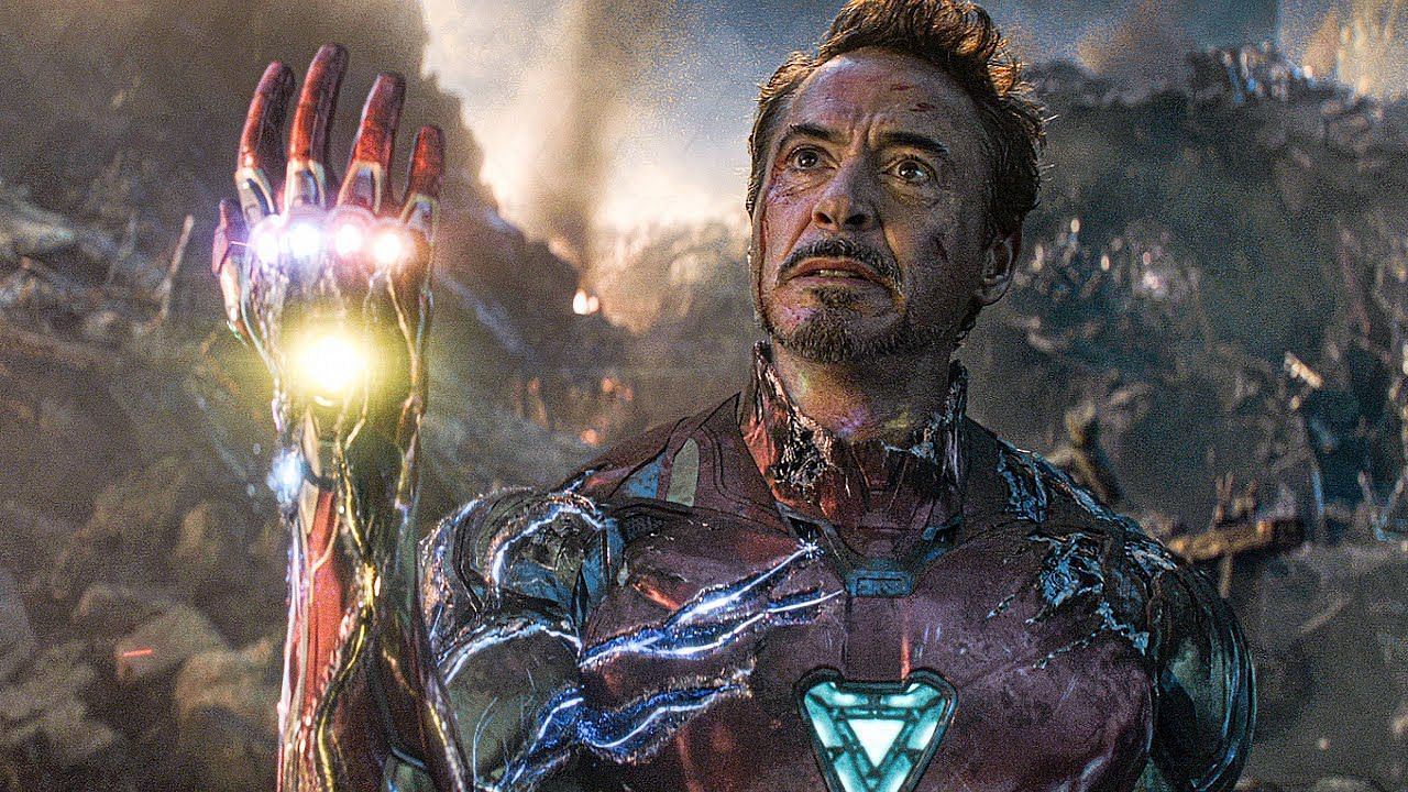 Tony Stark in his iconic Iron Man suit prepares to use the Infinity Stones to defeat Thanos (Image via Marvel Studios)