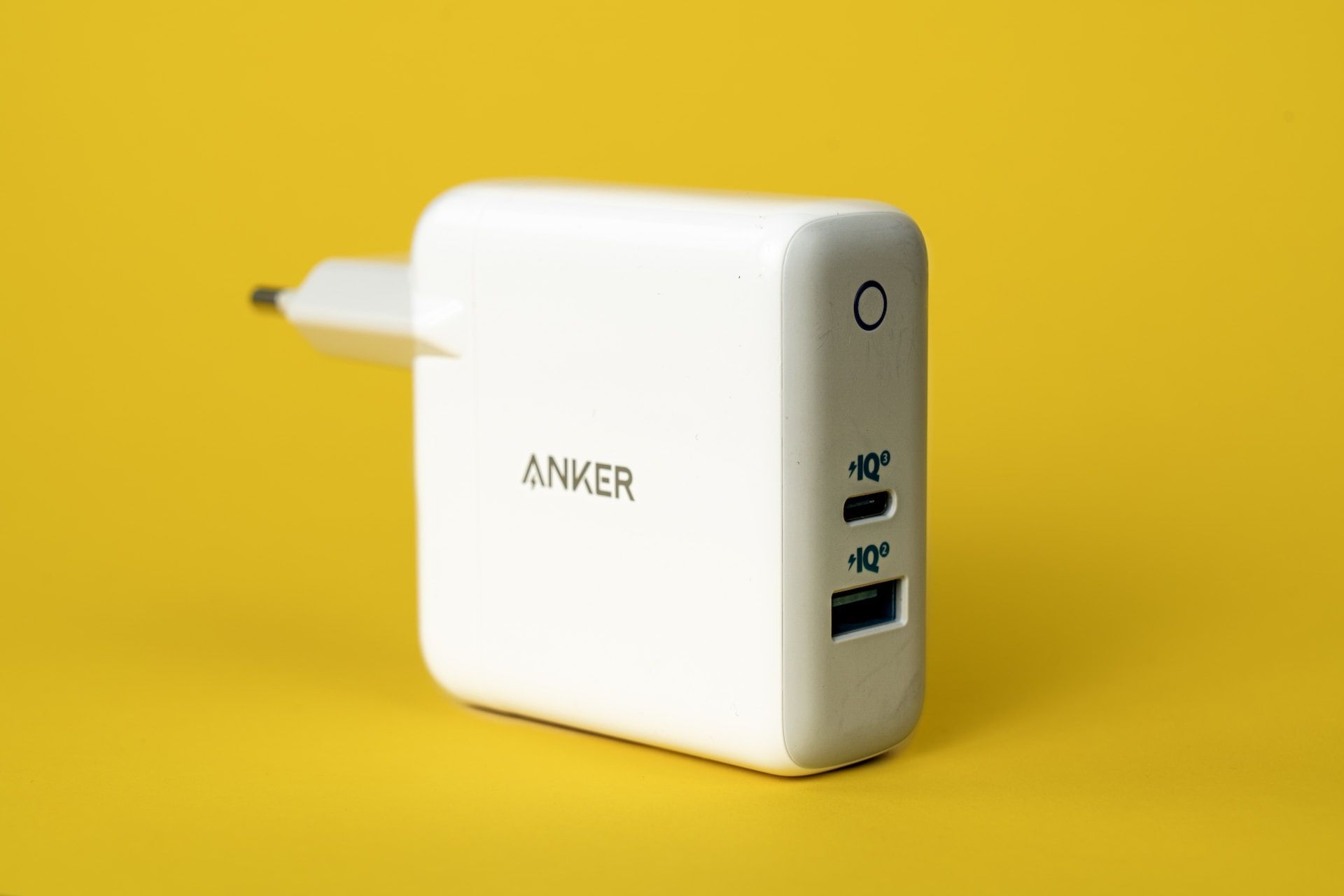 USB-C charger (Image via Unsplash/Mika Baumeister)