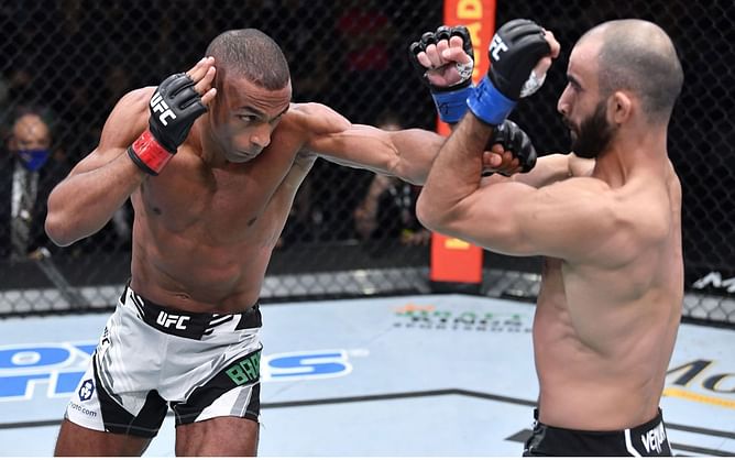 Hall of Famer in awe of UFC knockout artist's "bodybuilding" physique