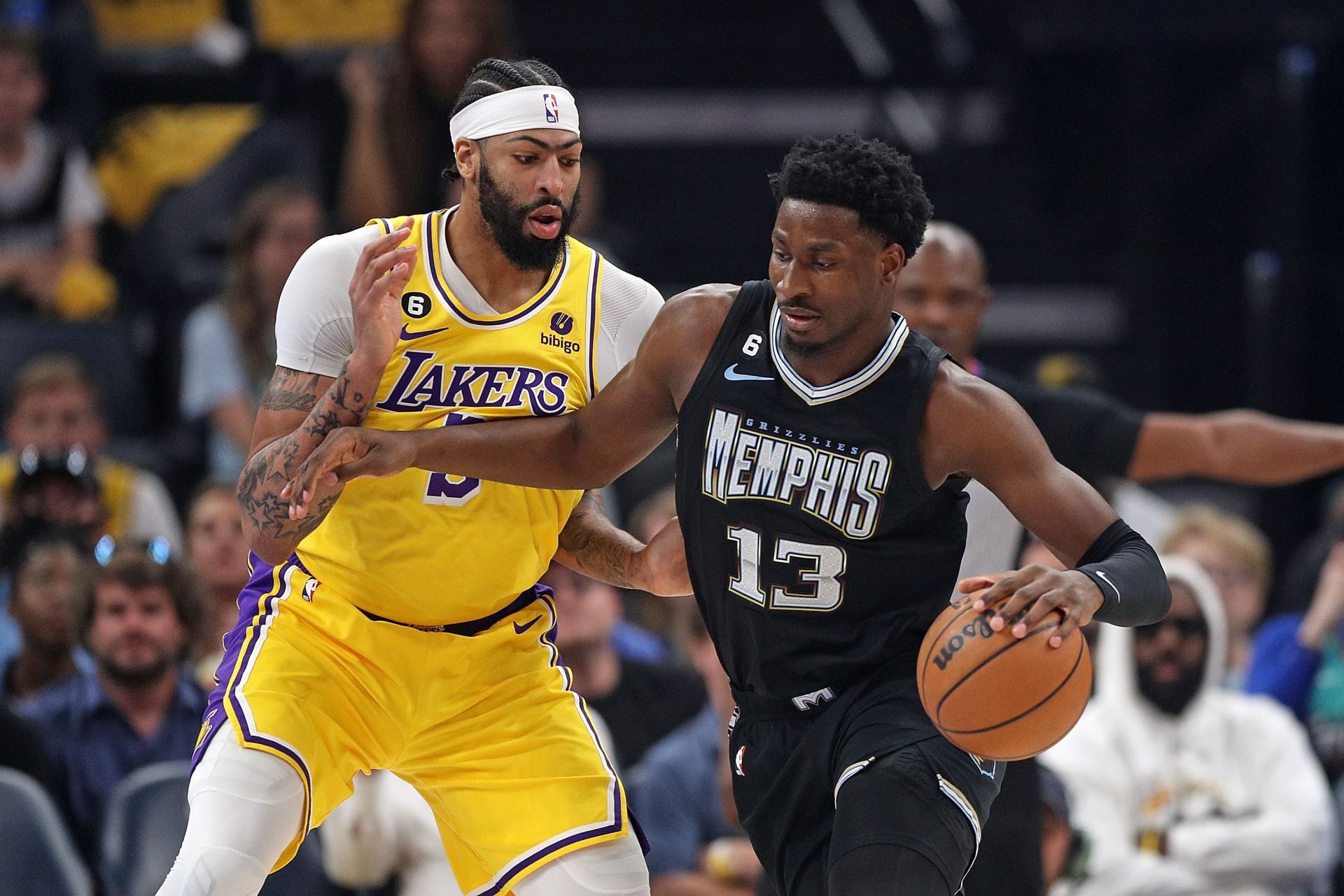 Memphis Grizzlies star power forward Jaren Jackson Jr. driving on LA Lakers star big man Anthony Davis