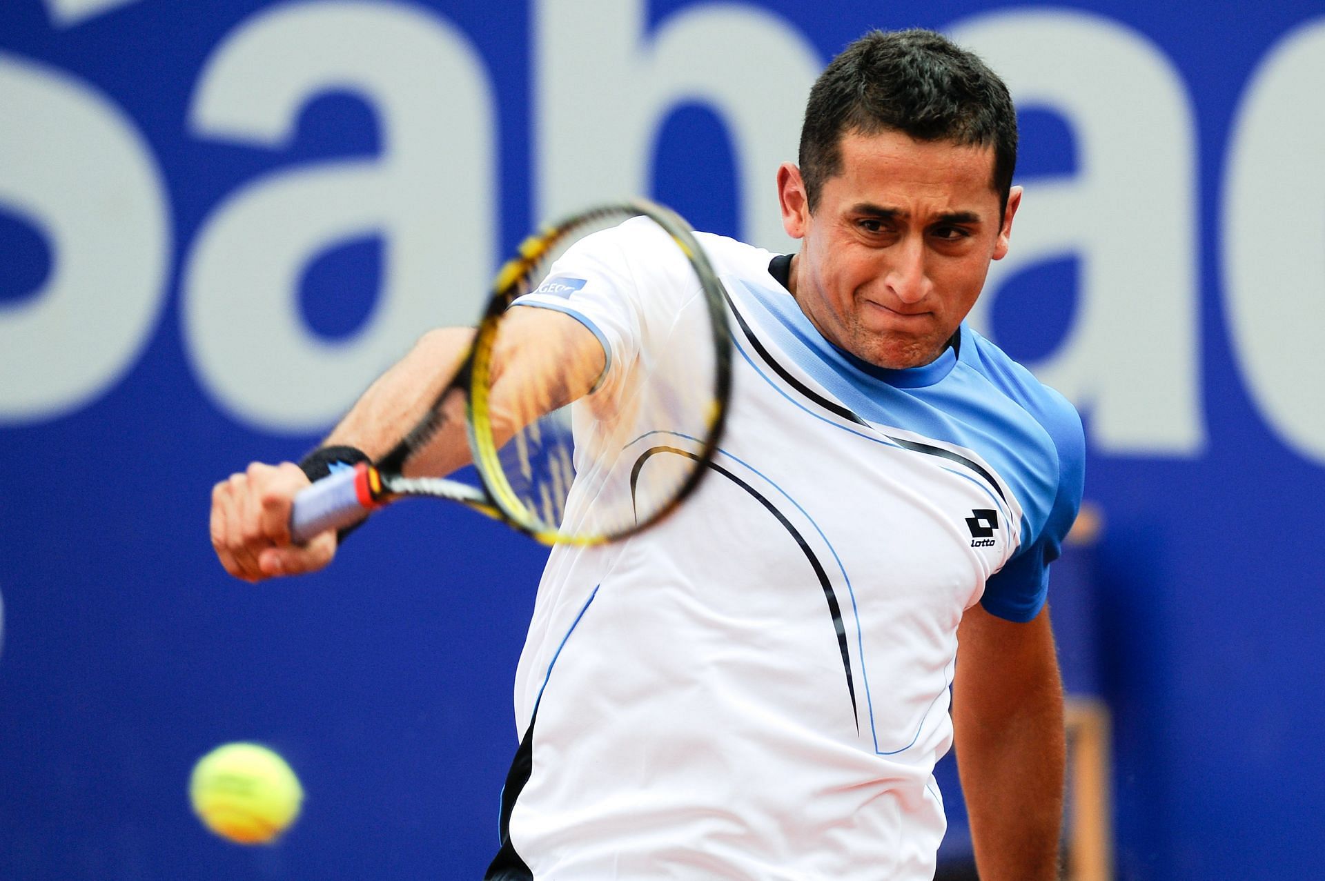 Nicolas Almagro in action at the 2013 Barcelona Open