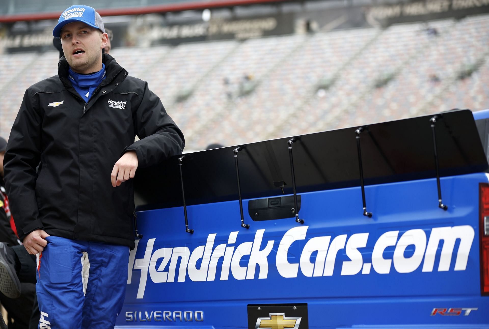 NASCAR Craftsman Truck Series Weather Guard Truck Race on Dirt - Qualifying