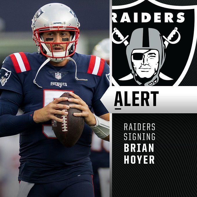 Raiders signing backup quarterback Brian Hoyer