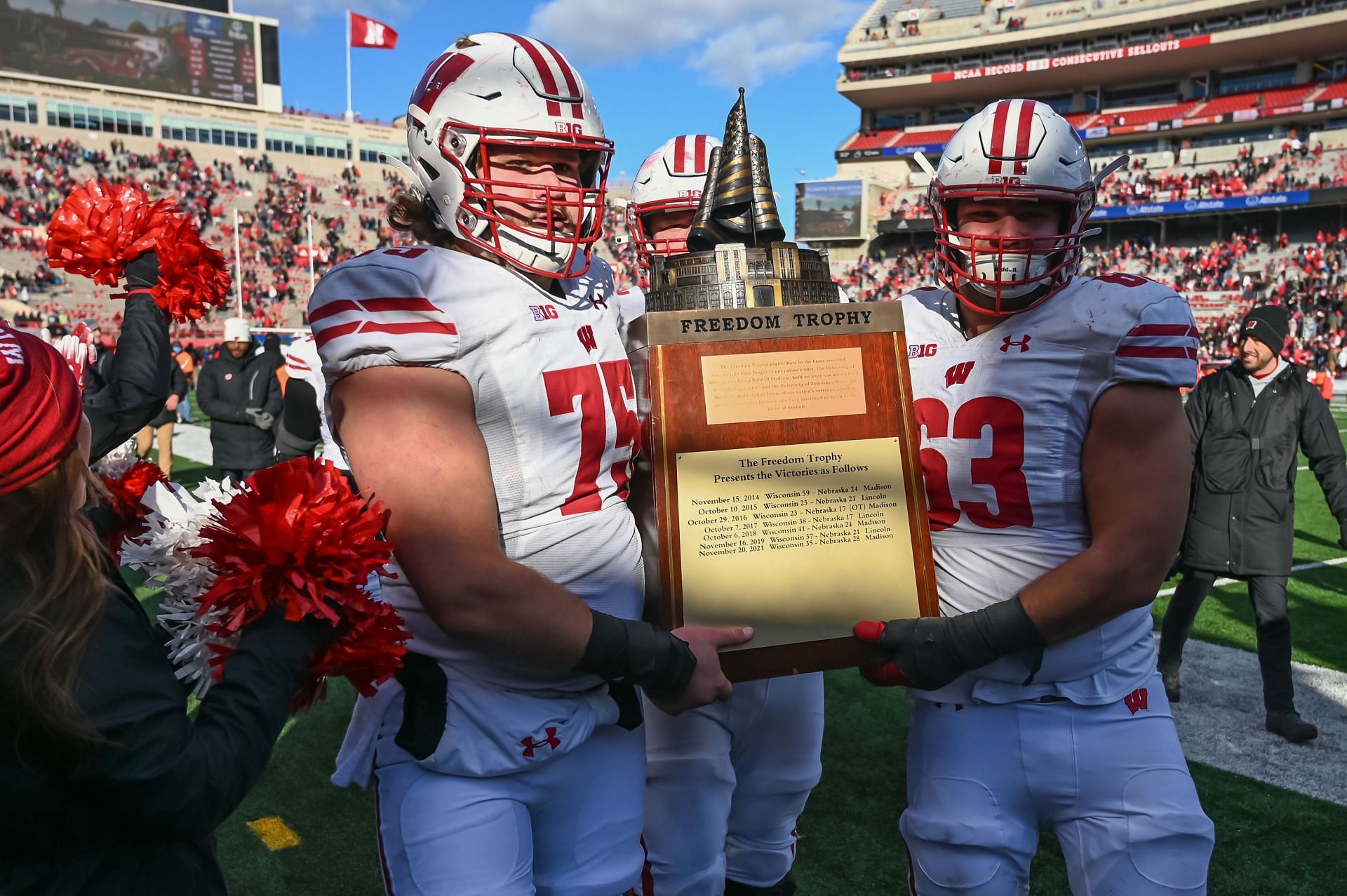 2023 NFL Draft: OL Joe Tippmann, Wisconsin, Round 2, Pick 43