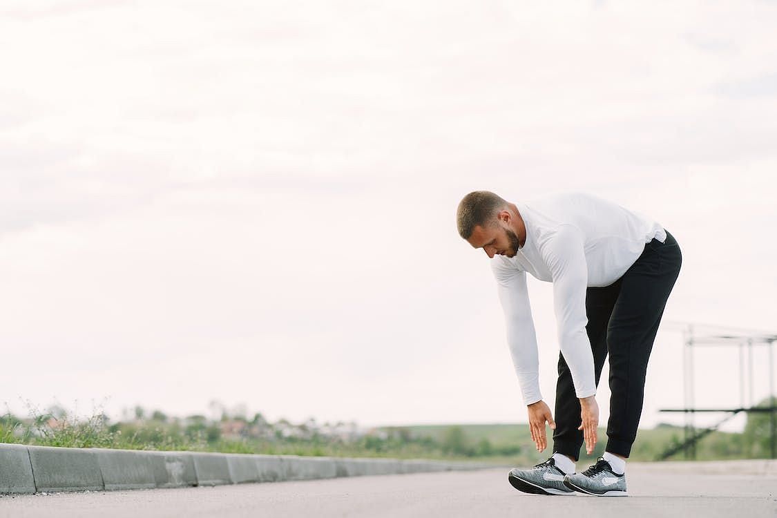 Running on a trail or beach can be more challenging than on a treadmill. (Gustavo Fring/Pexels)