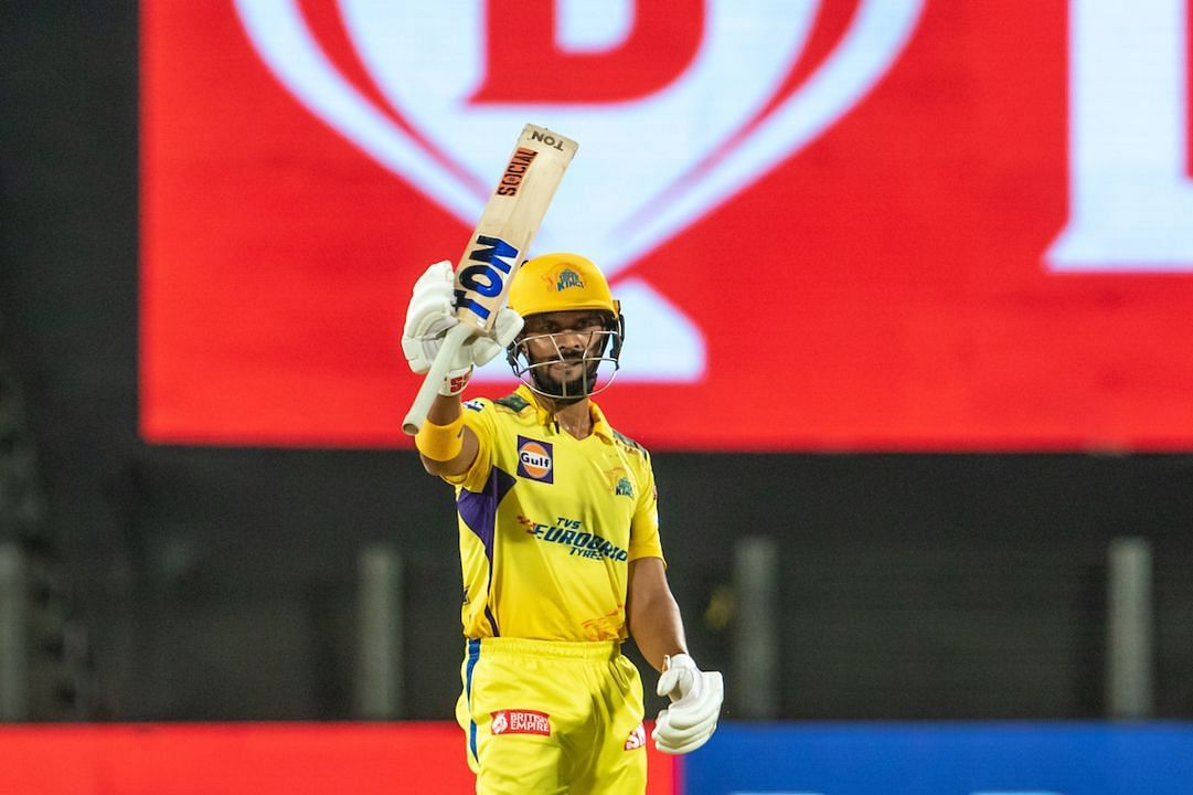 Ruturaj Gaikwad raises his bat after getting to his fifty (Image Courtesy: IPL T20)