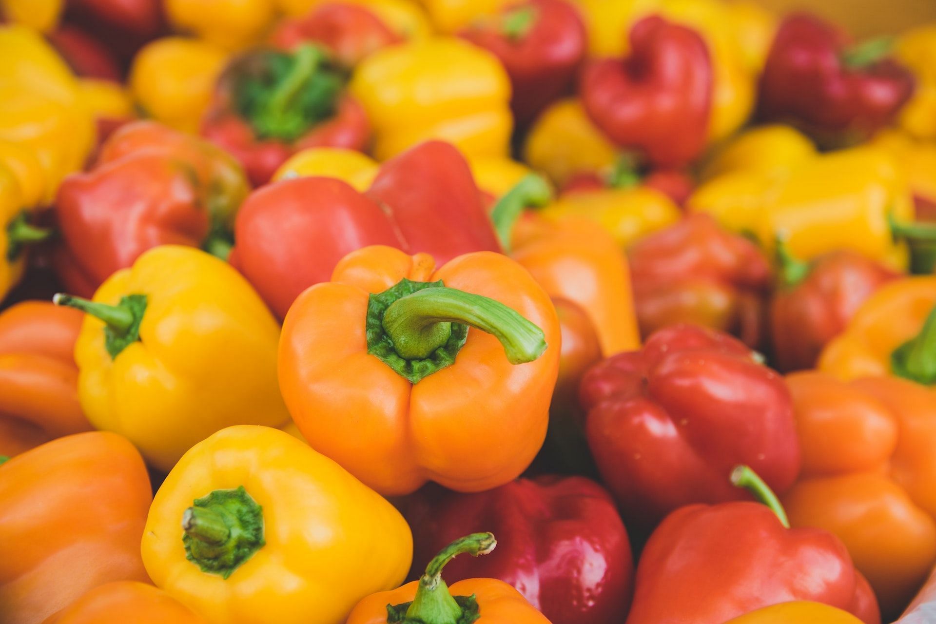Bell peppers contain plant compounds like lutein, luteolin, capsanthin, quercetin and violaxanthin. (Photo via Pexels/Kai Pilger)