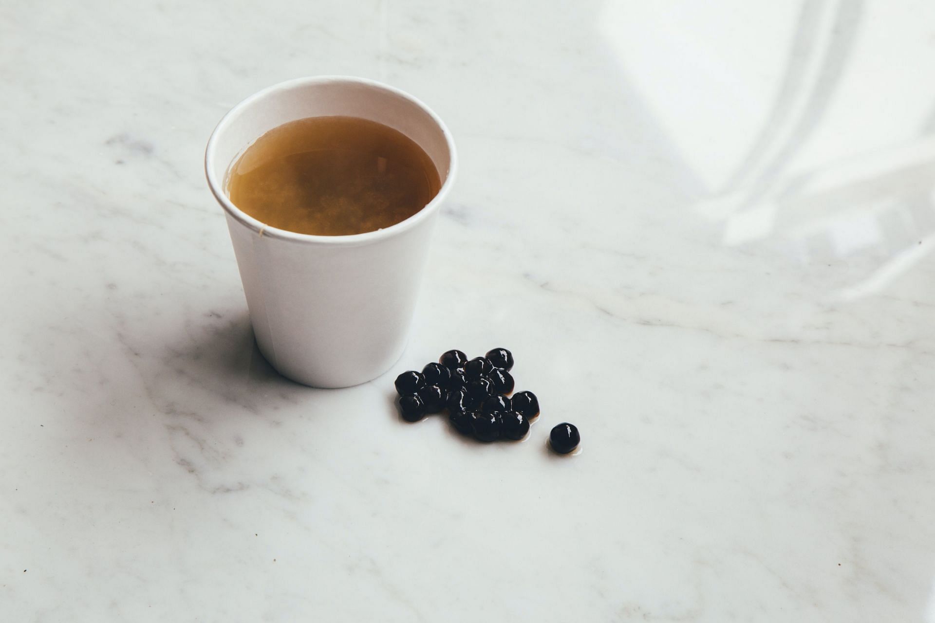 Healthy bubble tea. (Image via Unsplash/ Charles Deluvio)