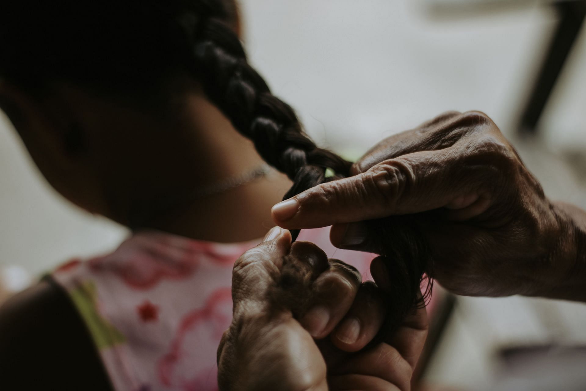 For healthy hair during workouts, try not to do tight pony or braid. (Image via Pexels)