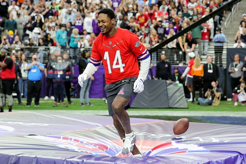 Bills WR Stefon Diggs Shuts Down Obnoxious Fan on Twitter