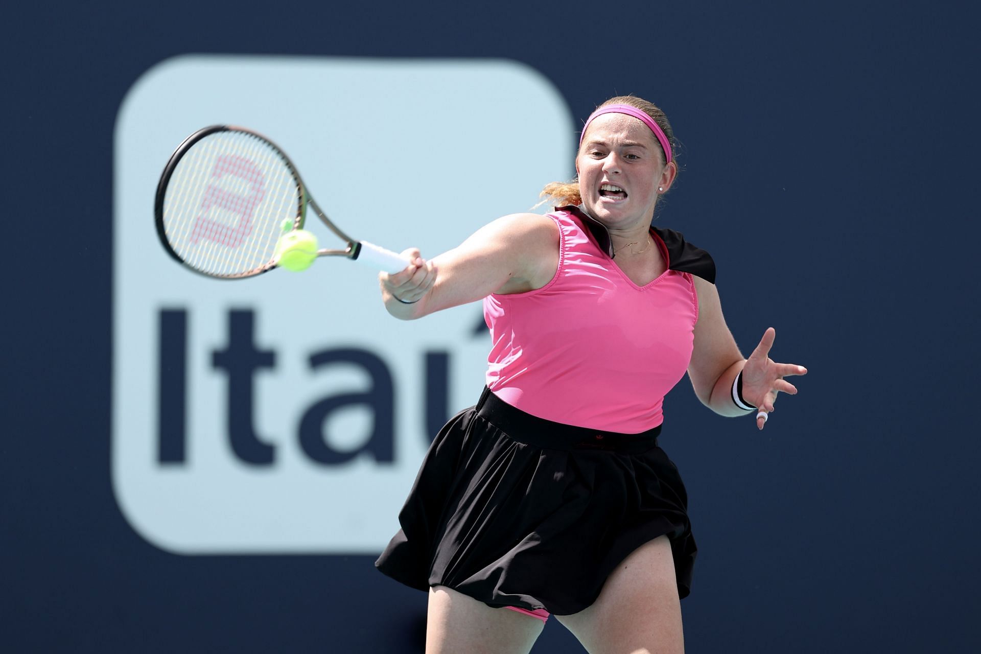 Jelena Ostapenko takes on Ons Jabeur next