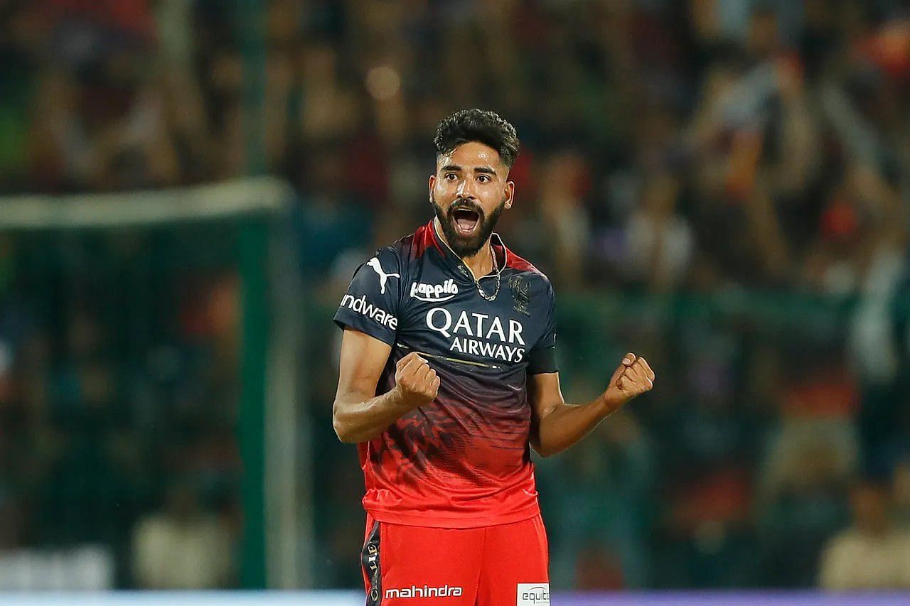 Mohammed Siraj celebrating a wicket vs MI [IPLT20]