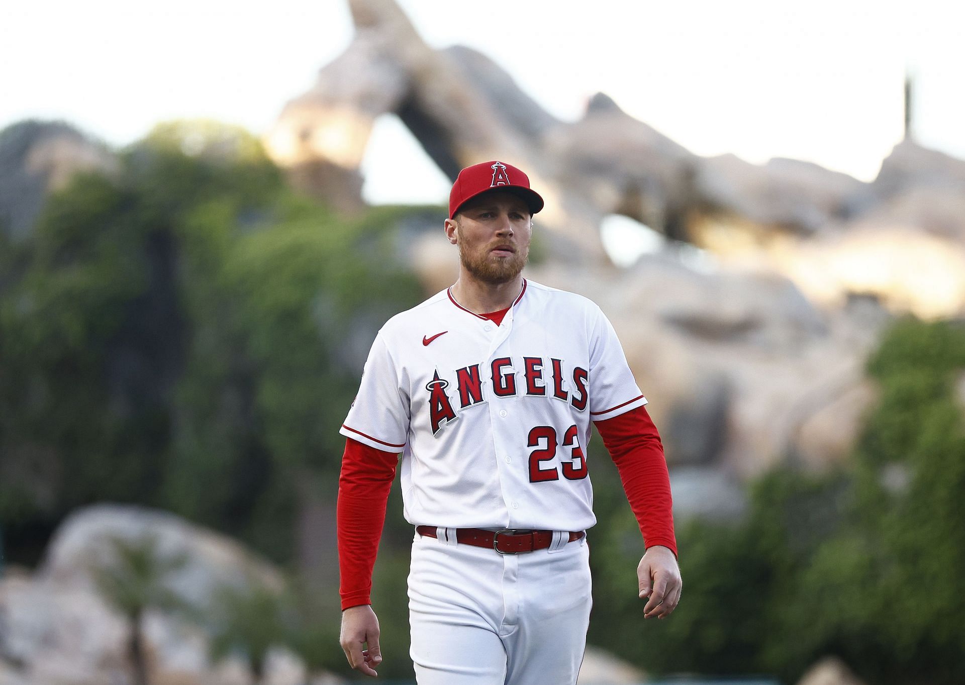 MLB Twitter lauds Los Angeles Angels' fans goads to sell the
