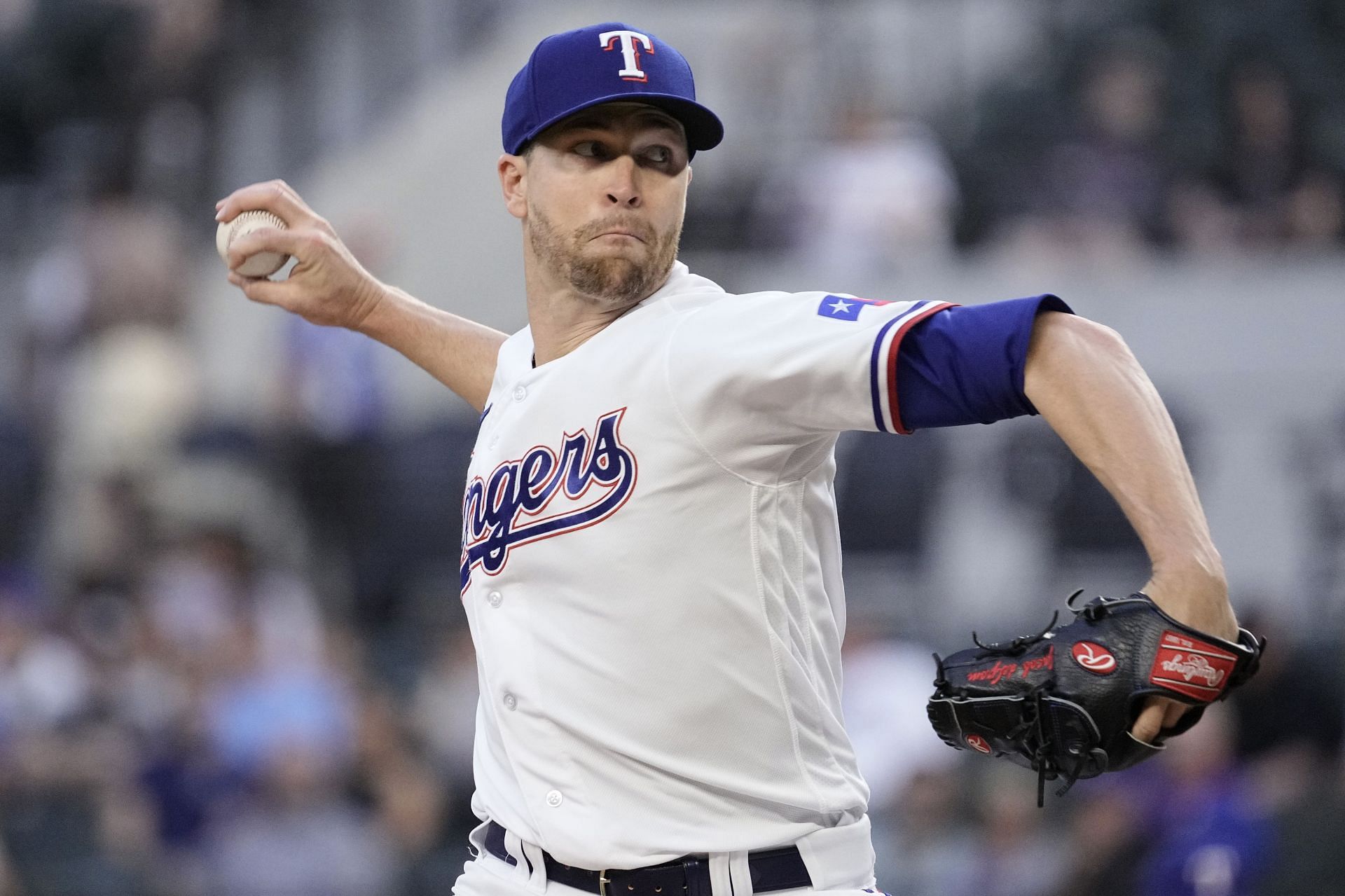 Rangers ace Jacob deGrom leaves start with sore right wrist –
