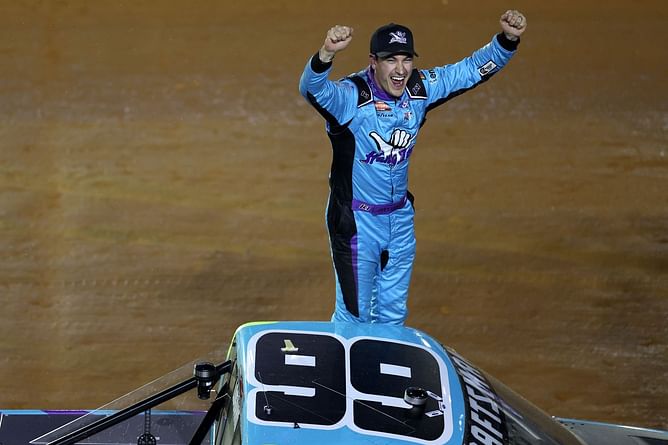 “He was just busy hating on me!": Joey Logano describes hilarious fan giving him the ‘double bird’ throughout the race at Bristol