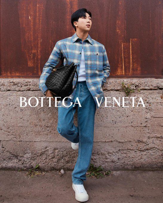 Louis Vuitton on X: #jhope for #LVMenFW23. The star will attend the  upcoming #LouisVuitton Men's Fashion Show. Watch live today at 2:30 pm  (CET) on Twitter or   / X